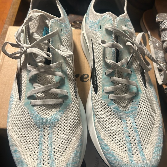 Brooks running sneakers - Picture 2 of 6